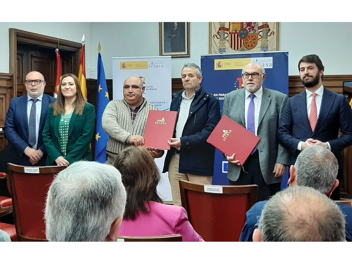 Firma de convenio con la Comunidad de Regantes del Canal de Ines