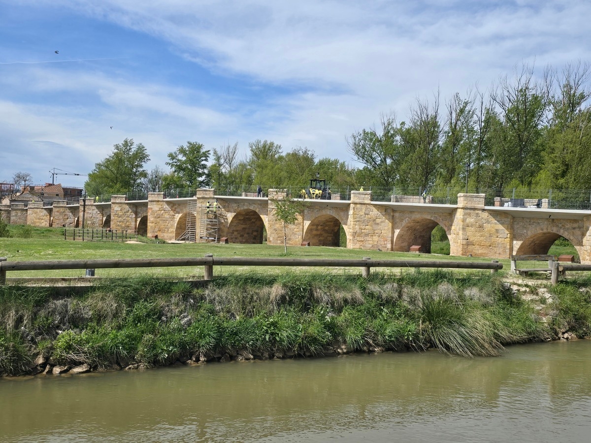 La JCyL apoya al comercio de San Esteban con 20.000 euros.