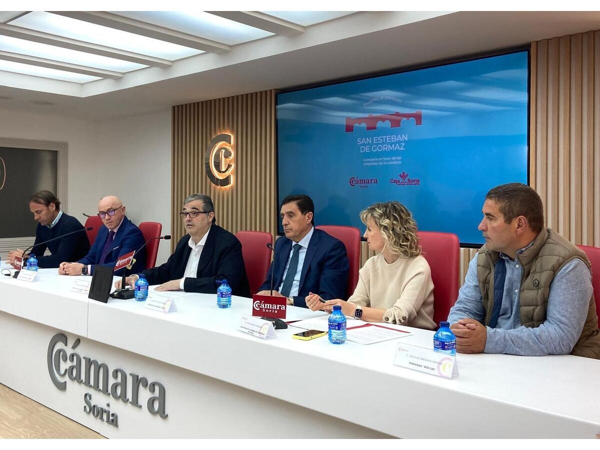 Cámara y Caja Rural organizan actuaciones para dinamizar la economía - Imagen 2