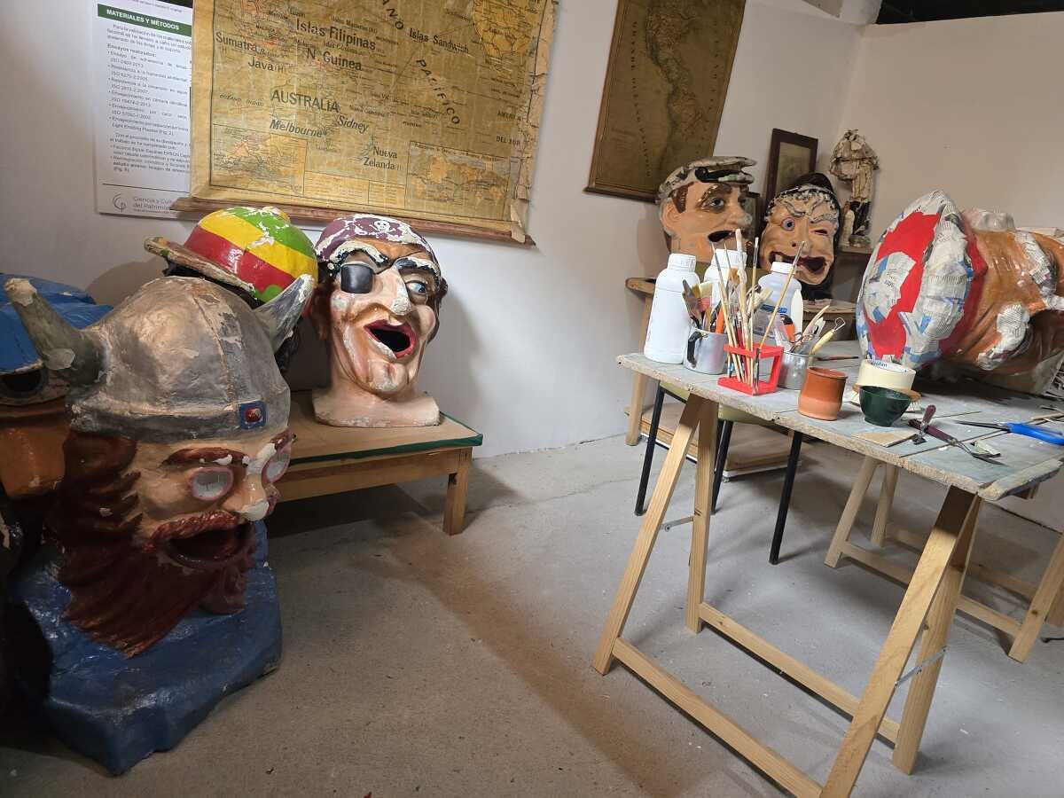 San Esteban comienza la restauración de sus cabezudos