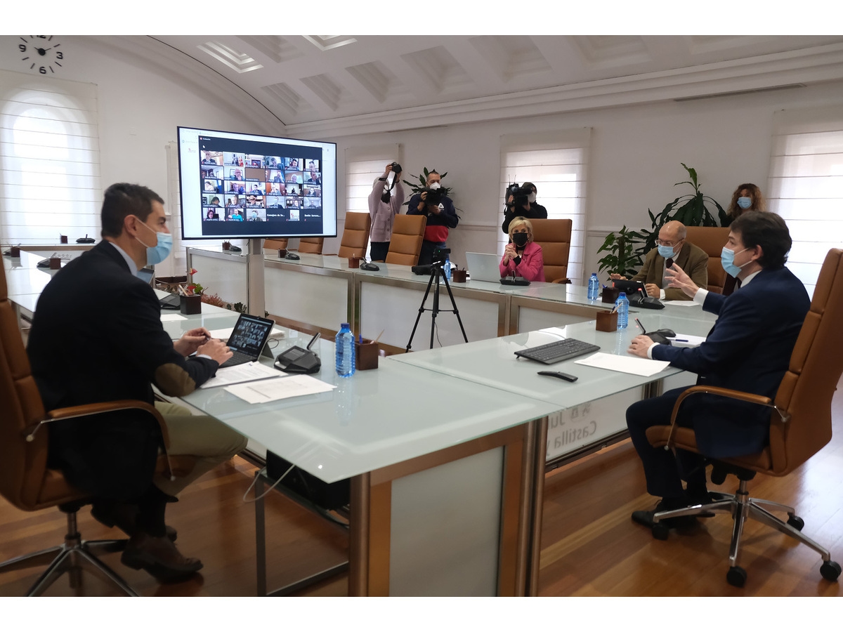 Toque de queda a las 20:00. Cierre de provincias. Reuniones de 4 pax.